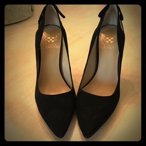 Black Vince Camuto pumps